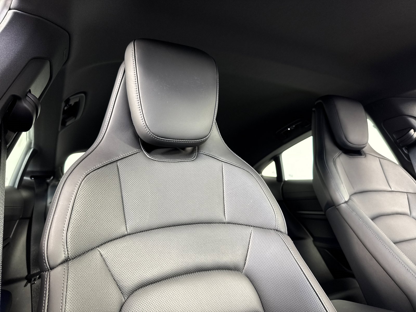 Used 2025 Porsche Taycan 4S image 18