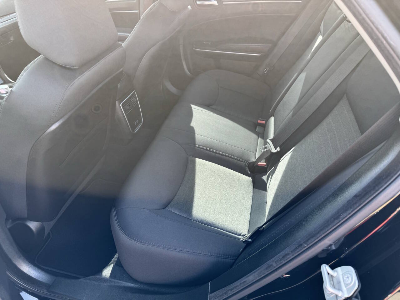 Used 2019 Chrysler 300 Touring w/ Chrome Appearance Package RWD image 10
