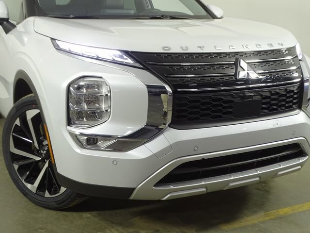 Used 2024 Mitsubishi Outlander SE image 43