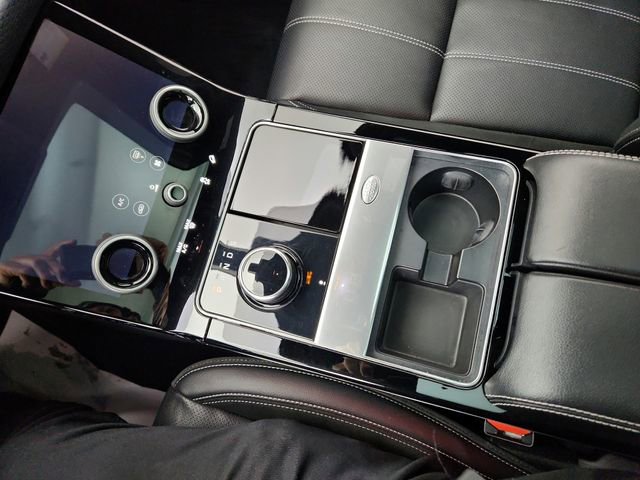 Used 2019 Land Rover Range Rover Velar R-Dynamic SE image 22