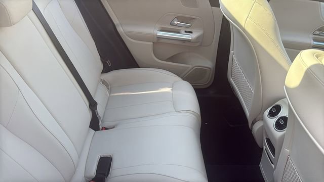 Certified 2025 Mercedes-Benz GLA 250 4MATIC image 18