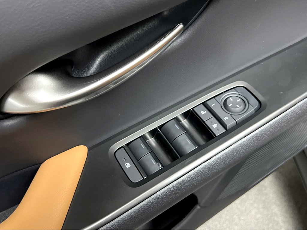 New 2025 Lexus UX 300h AWD image 40