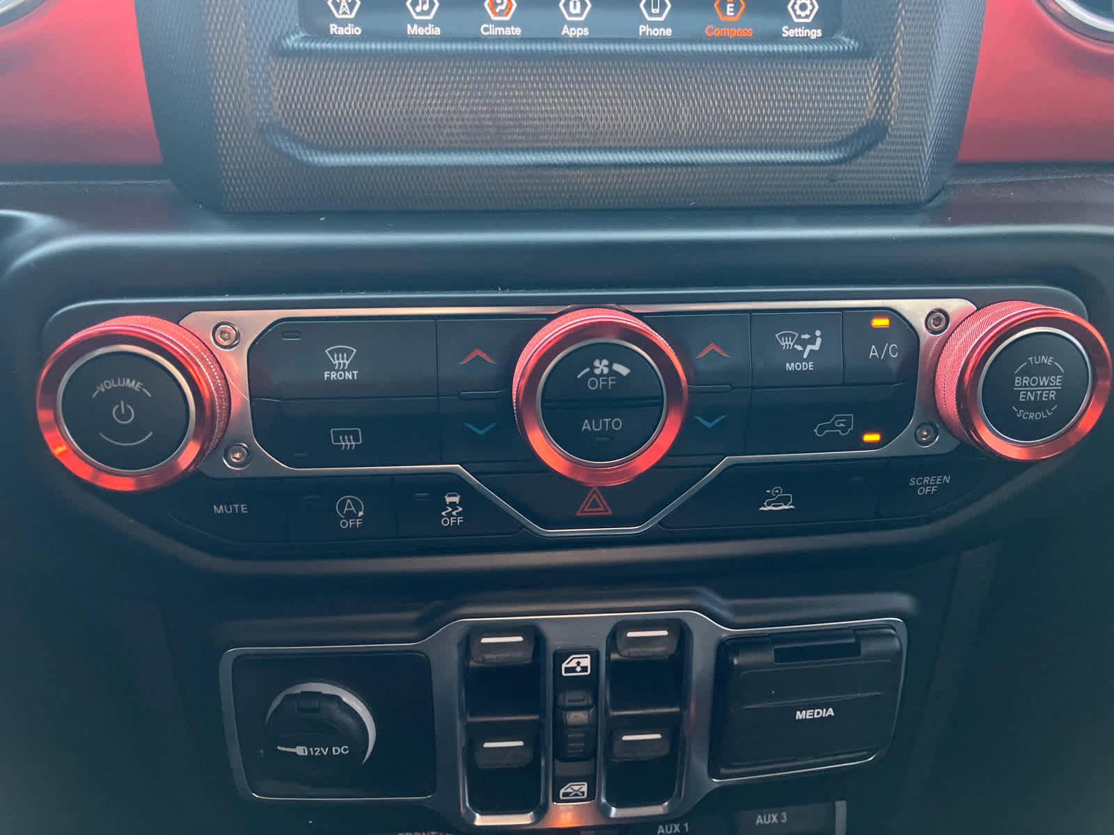 Used 2020 Jeep Gladiator Rubicon w/ Auxiliary Switch Group image 26