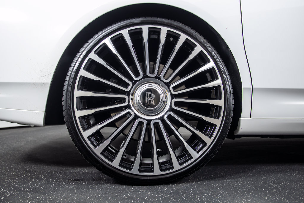 Used 2019 Rolls-Royce Ghost RWD image 19