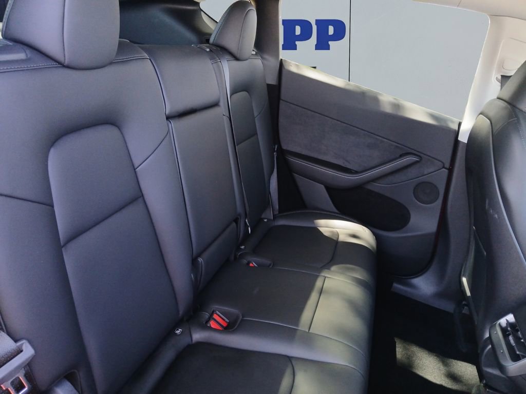 Used 2023 Tesla Model Y Long Range image 18