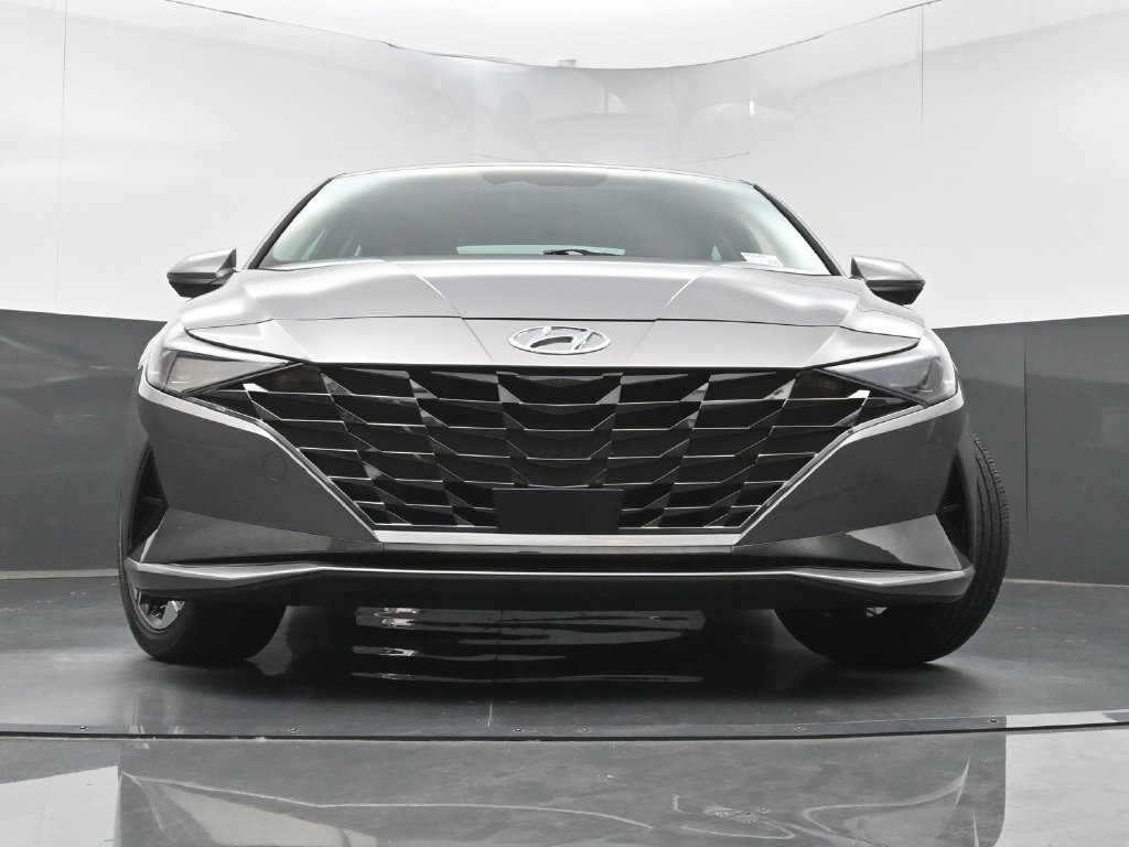 Used 2022 Hyundai Elantra Limited FWD image 26