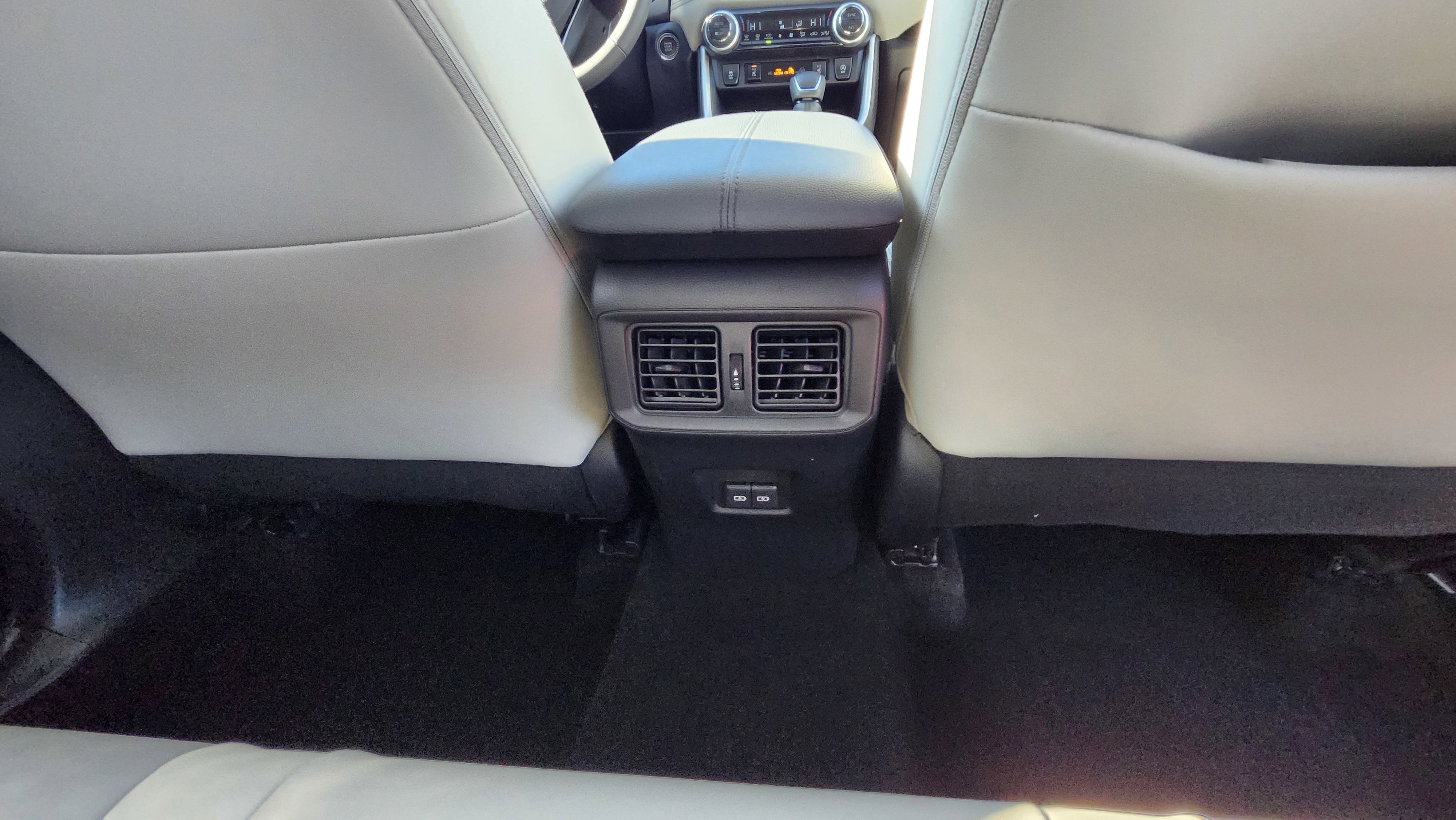 Used 2023 Toyota RAV4 XLE Premium image 22