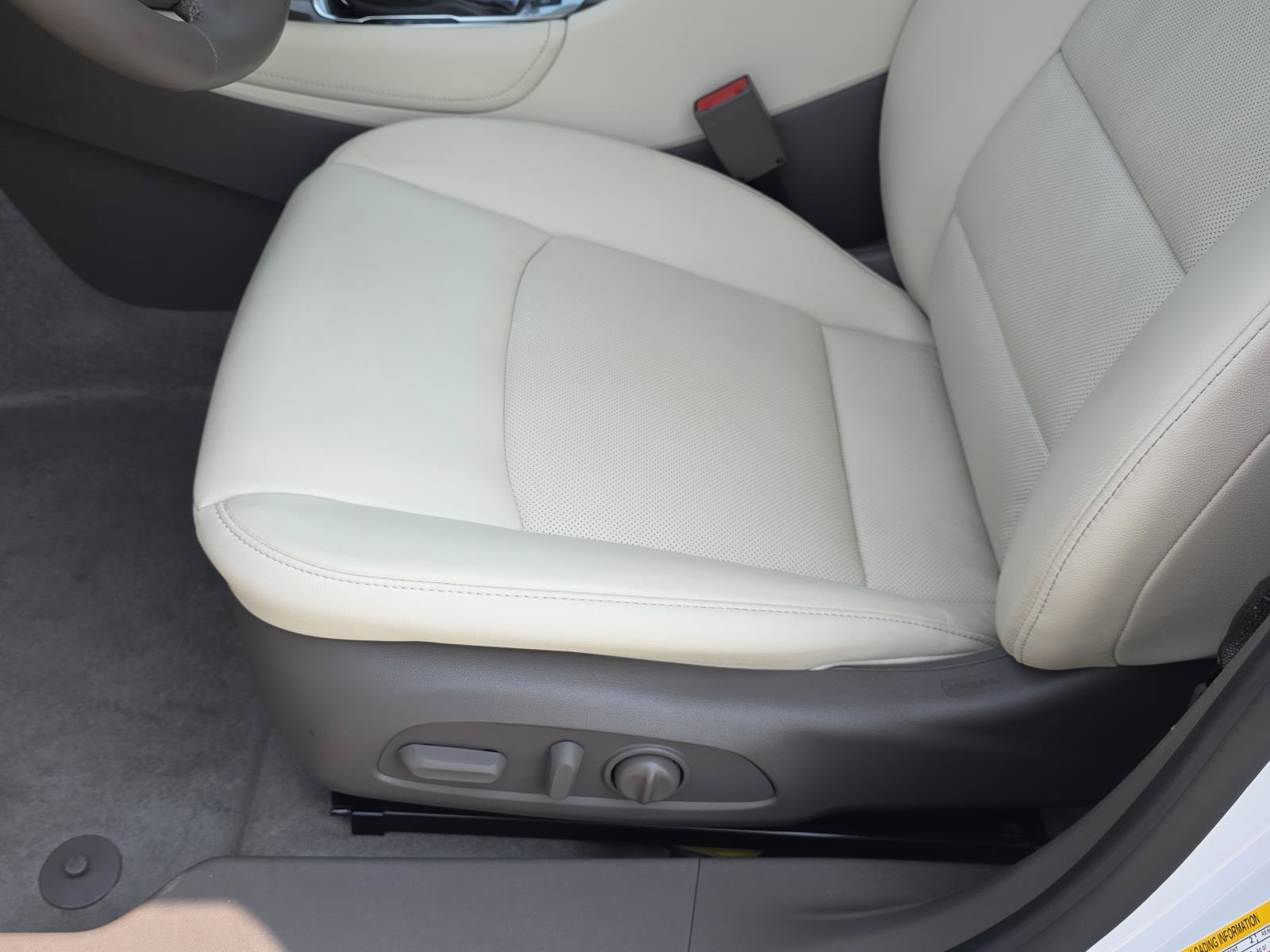 Used 2023 Chevrolet Malibu LT w/ LPO, Floor Liner Package FWD image 14