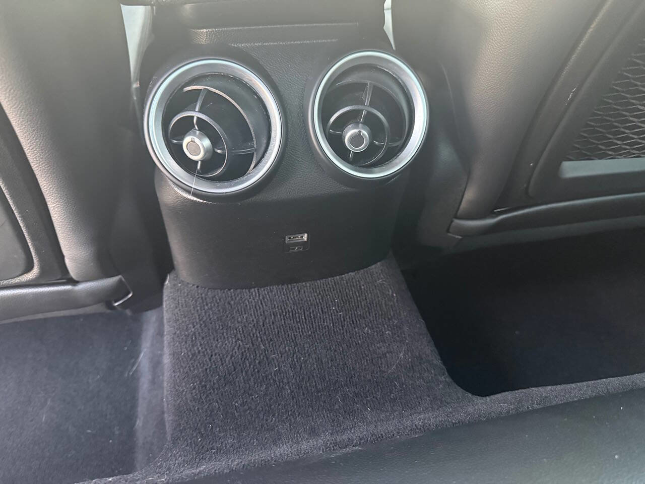 Used 2019 Alfa Romeo Giulia image 23