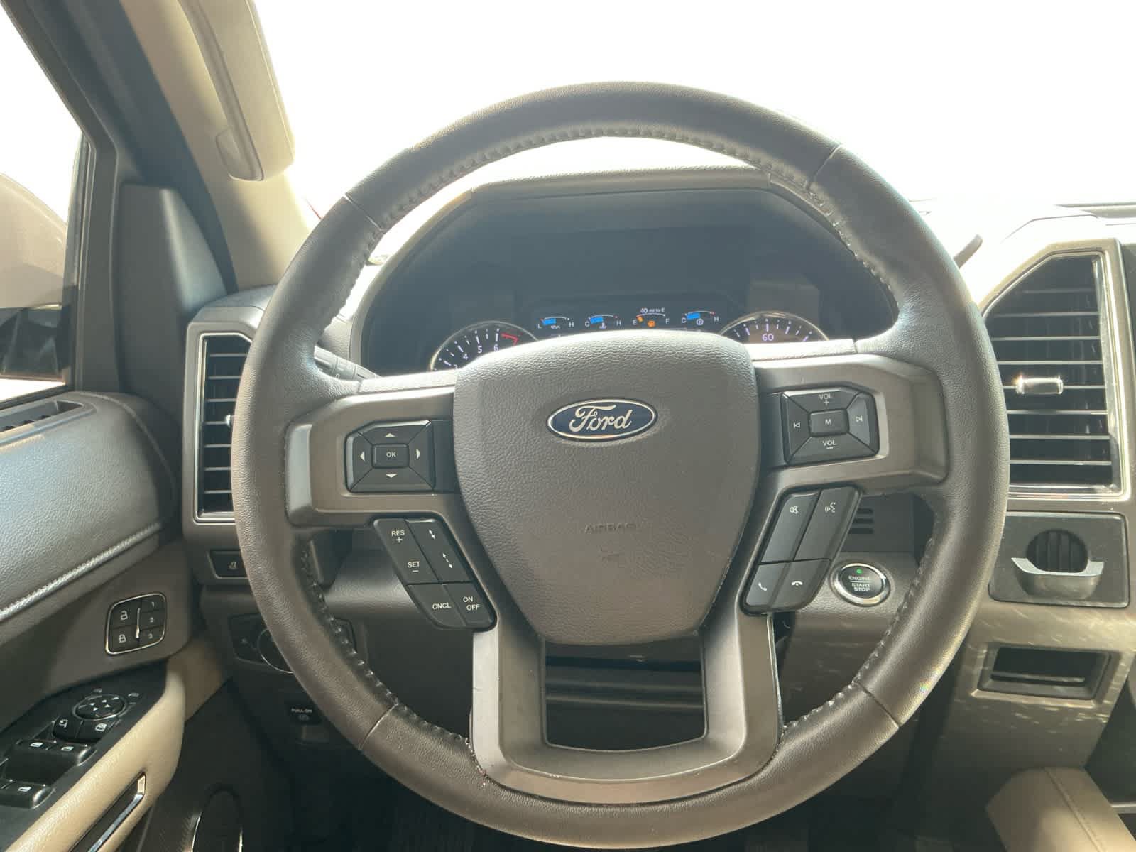 Used 2019 Ford Expedition XLT w/ Equipment Group 202A RWD image 12