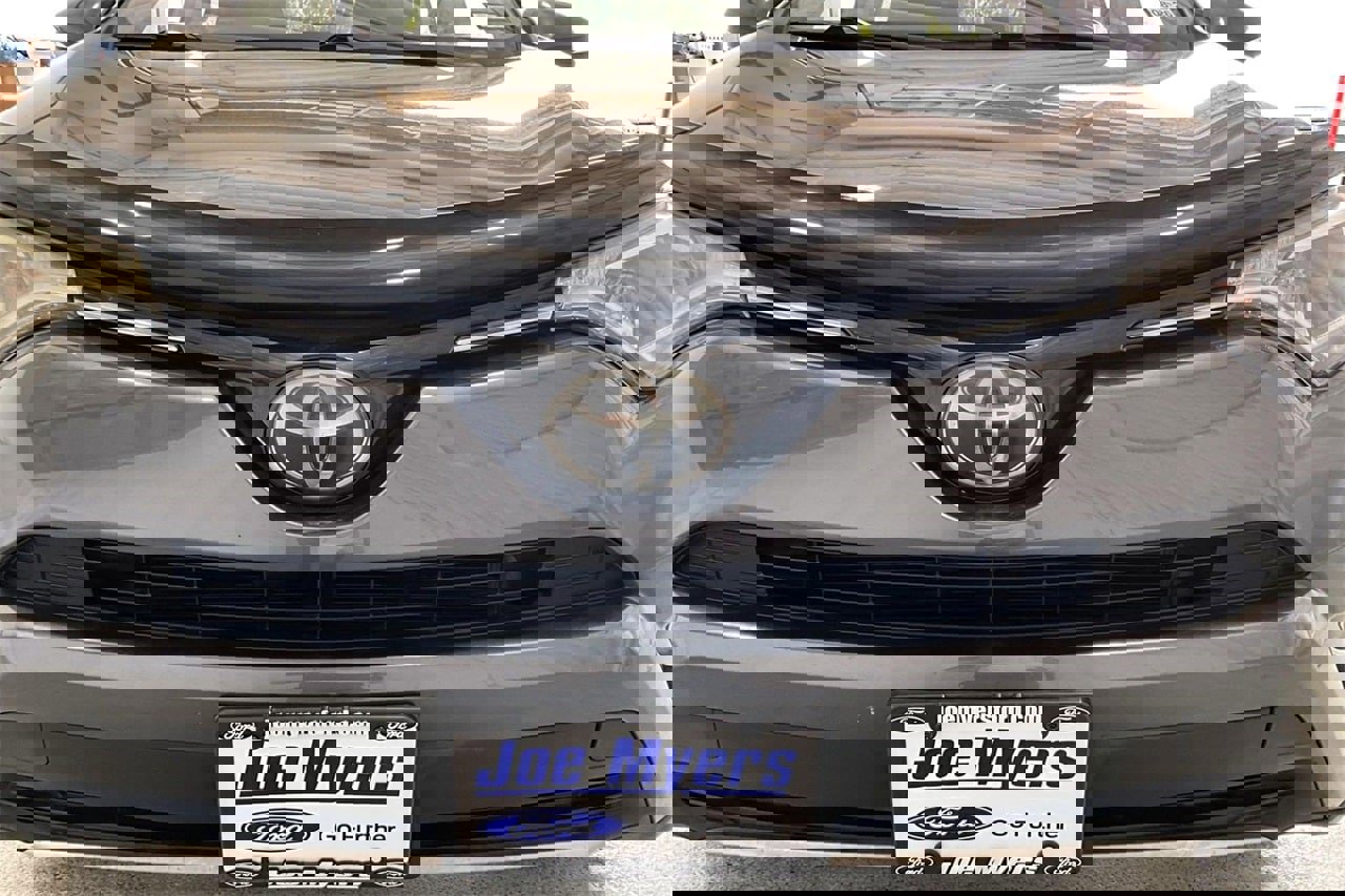 Used 2018 Toyota RAV4 XLE image 27