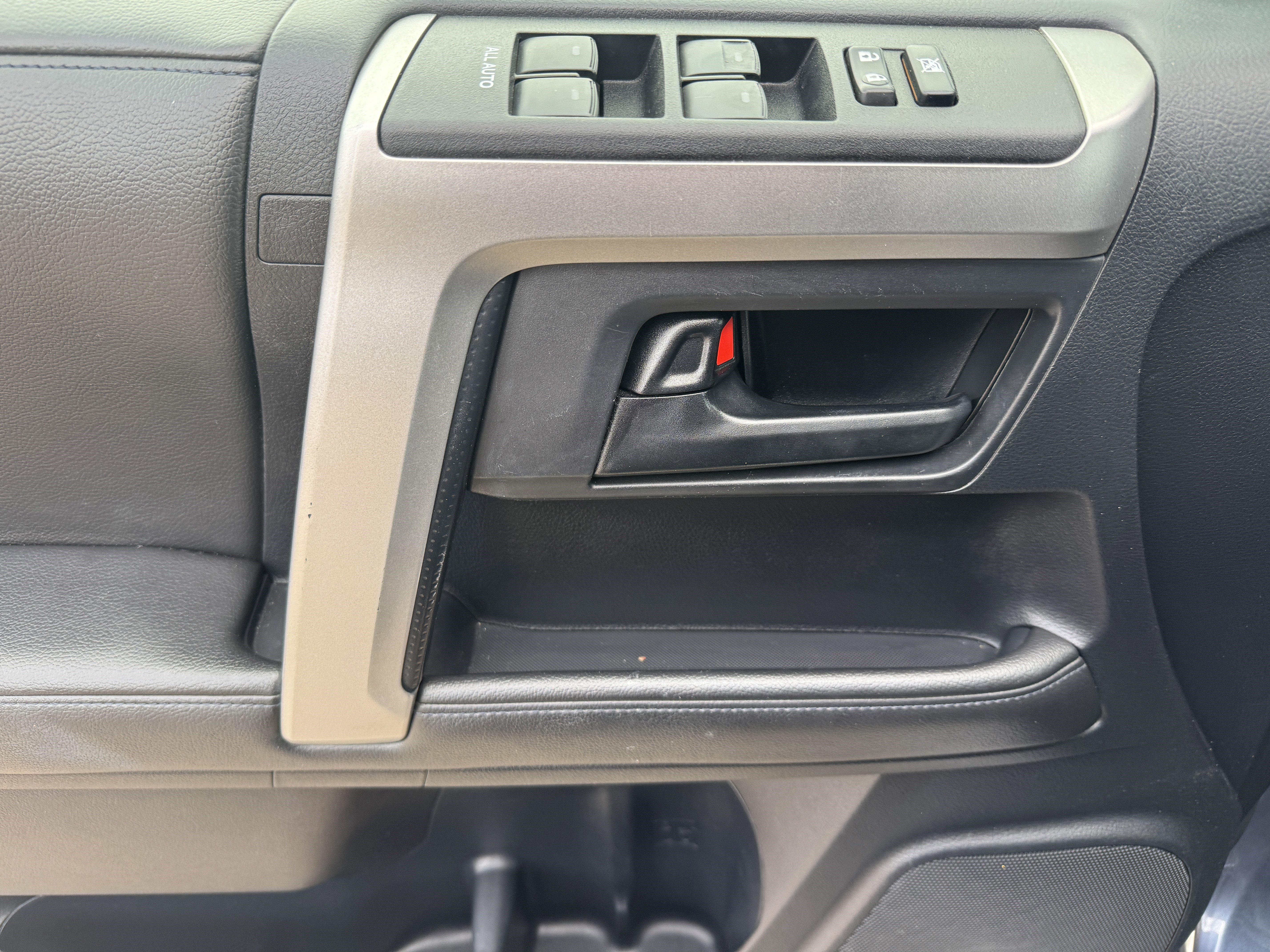 Used 2011 Toyota 4Runner Limited image 9