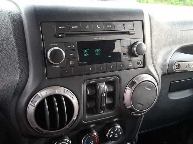 Used 2012 Jeep Wrangler Unlimited Sport AWD/4WD image 21