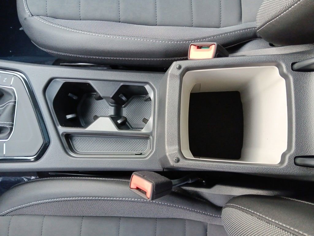 Used 2025 Volkswagen Taos SE image 24