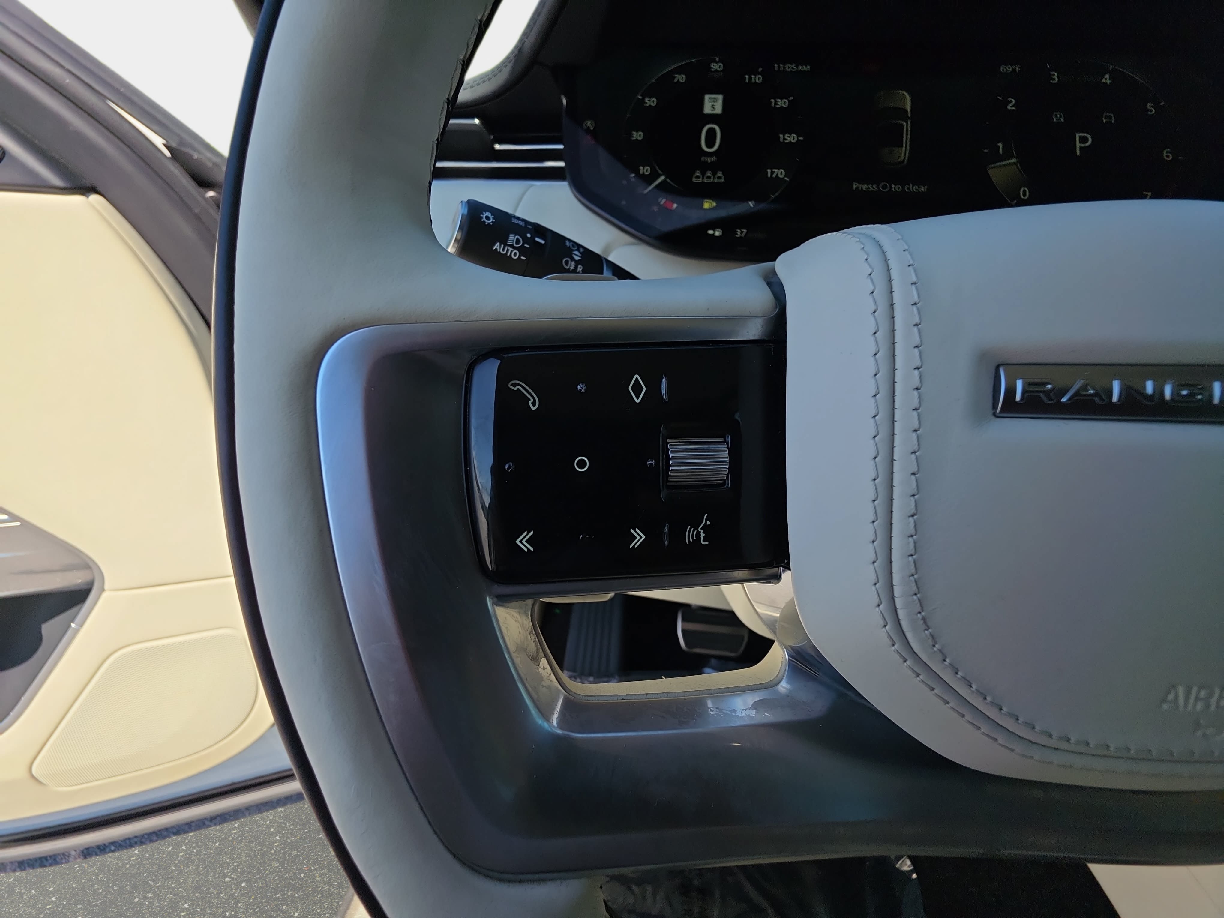 Certified 2023 Land Rover Range Rover SE AWD/4WD image 17