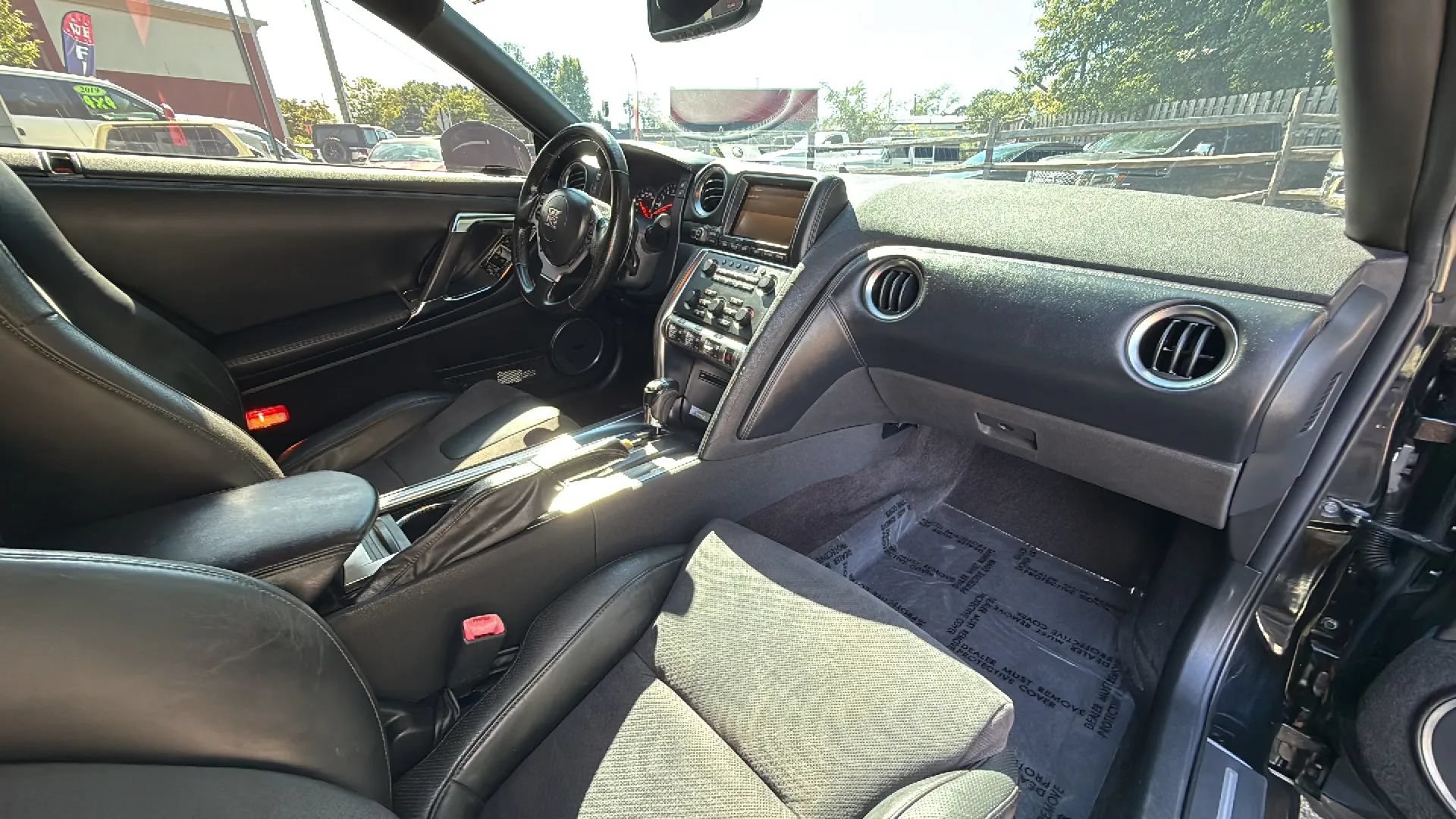 Used 2010 Nissan GT-R Premium AWD/4WD image 21