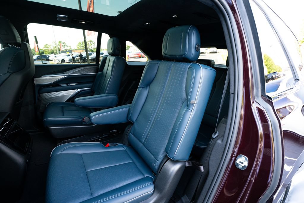 Used 2025 Cadillac Escalade IQ Luxury 2 w/ LPO, Premium Carpet Package AWD/4WD image 47