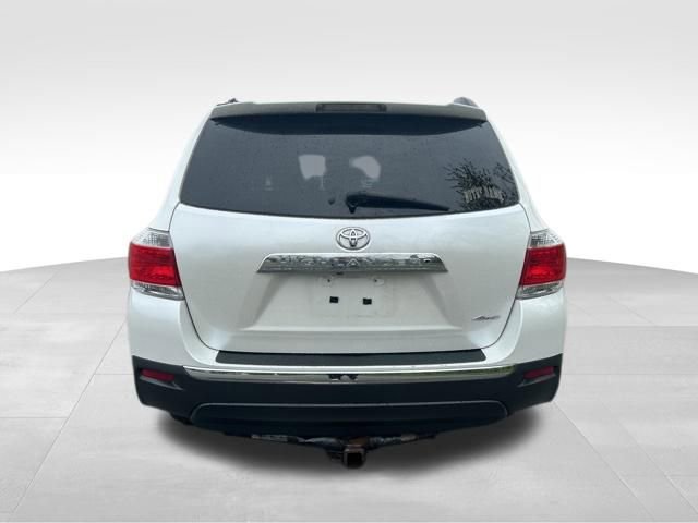 Used 2013 Toyota Highlander SE AWD/4WD image 4