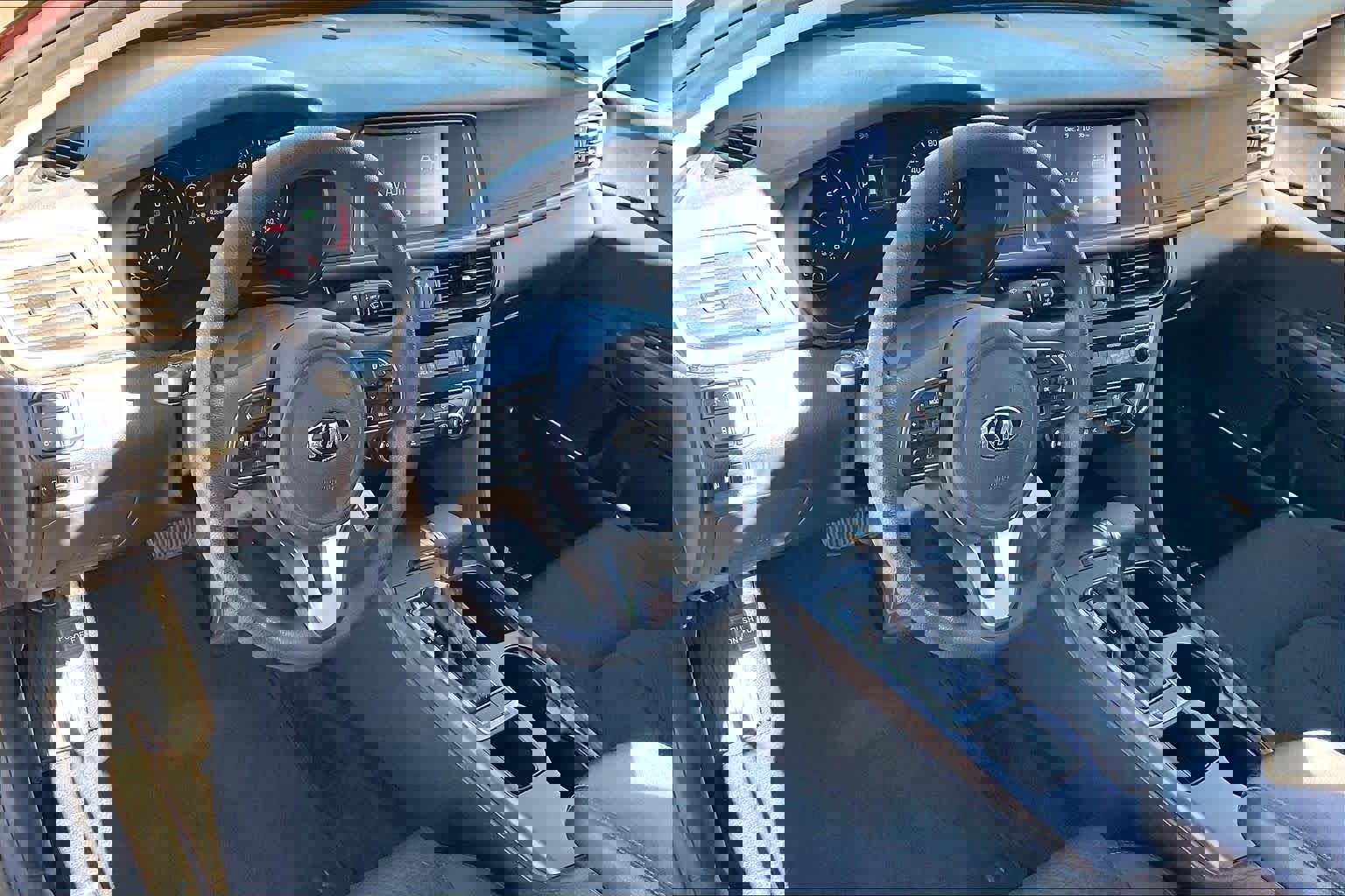 Used 2018 Kia Optima LX image 15