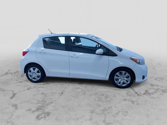 Used 2014 Toyota Yaris L image 2