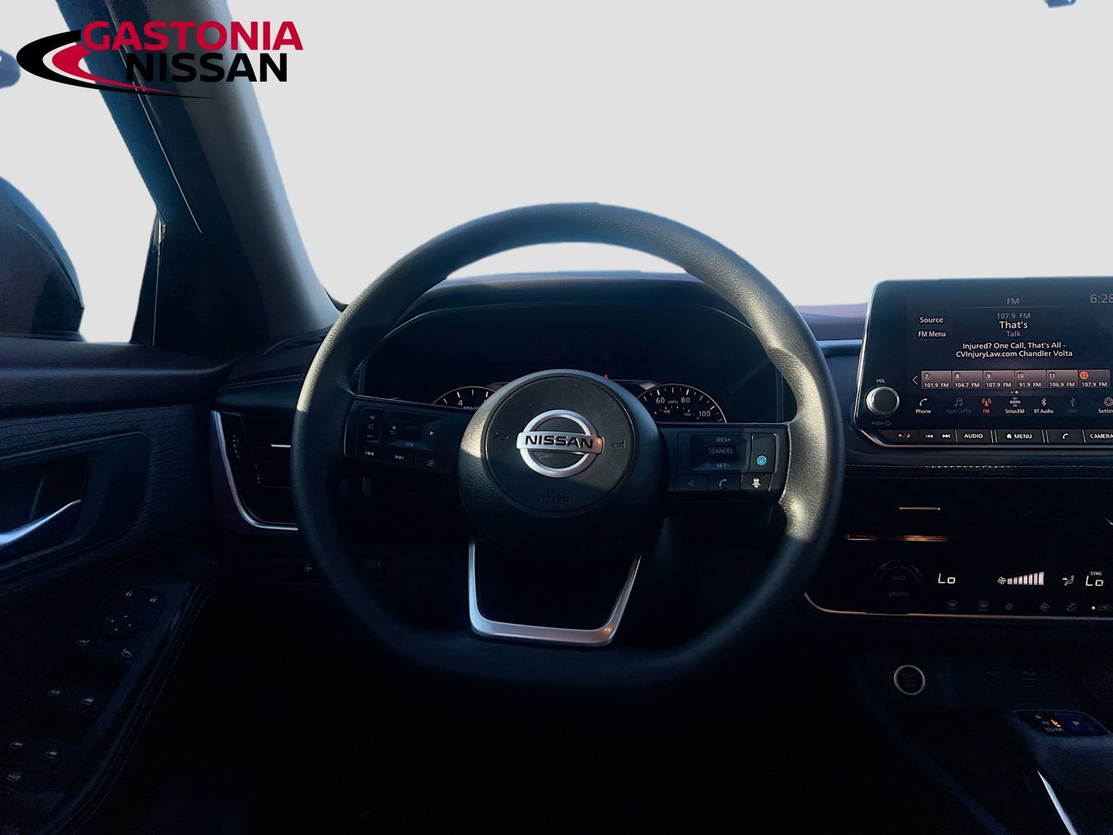 Used 2021 Nissan Rogue SV image 29