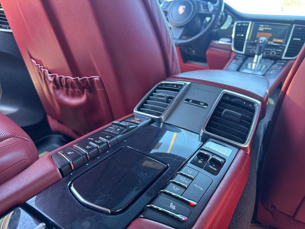 Used 2015 Porsche Panamera S image 50