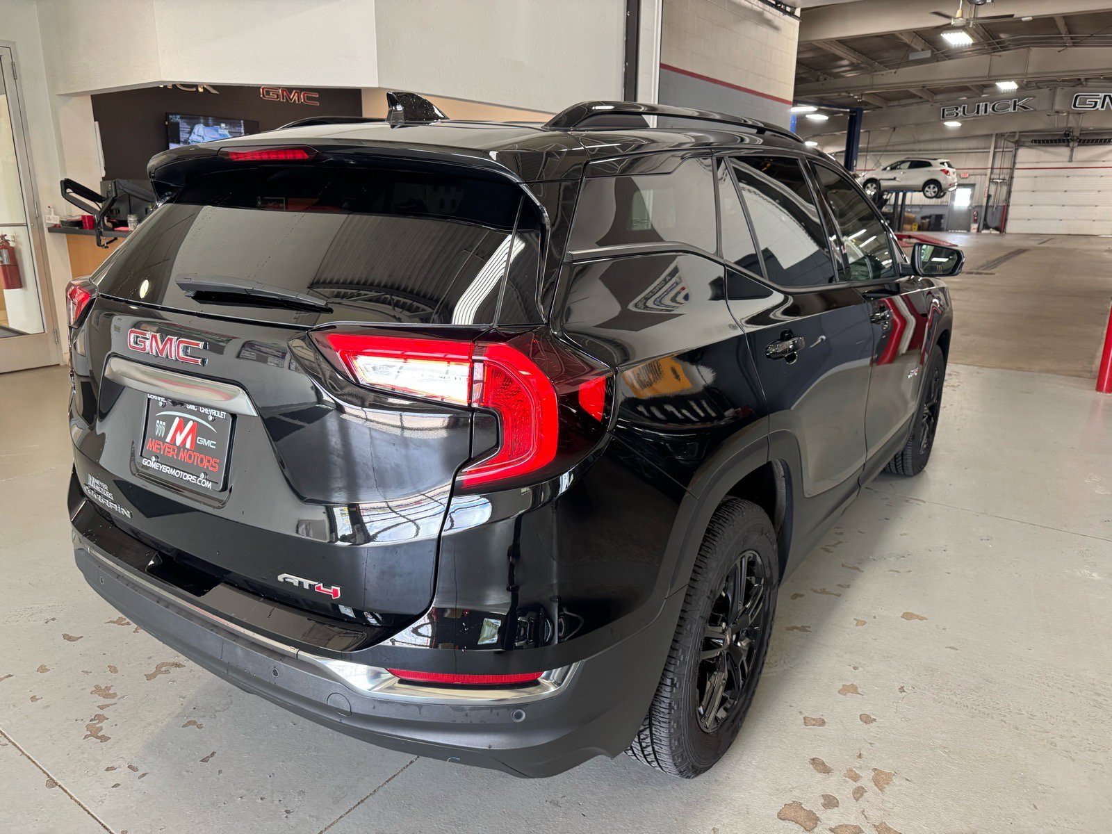 Certified 2023 GMC Terrain AT4 w/ Infotainment Package II AWD/4WD image 5