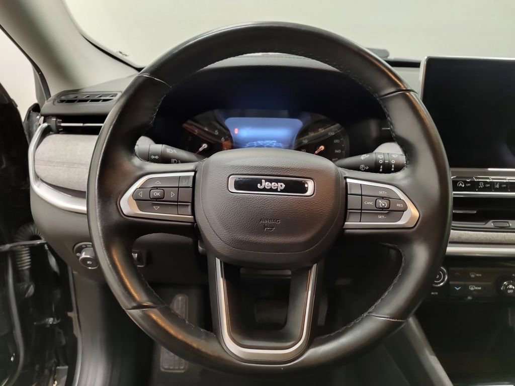 Used 2022 Jeep Compass Latitude AWD/4WD image 10