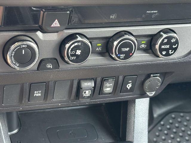 Used 2018 Toyota Tacoma TRD Sport AWD/4WD image 21