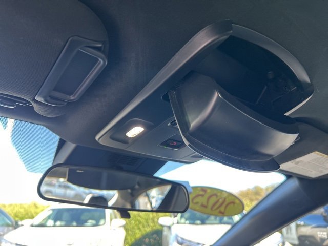 Used 2025 Toyota Camry SE image 28