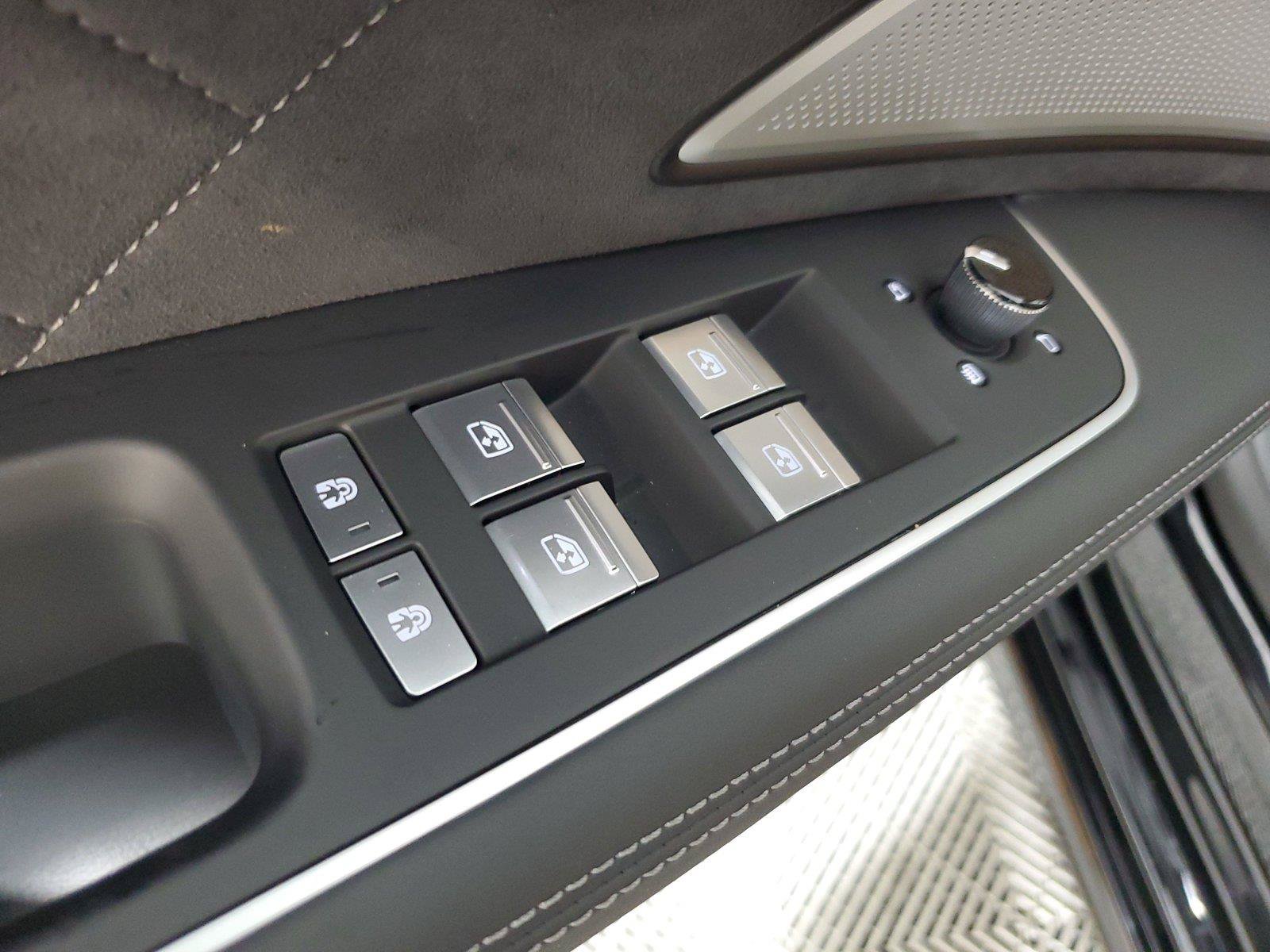 Used 2026 Audi S8 AWD/4WD image 19