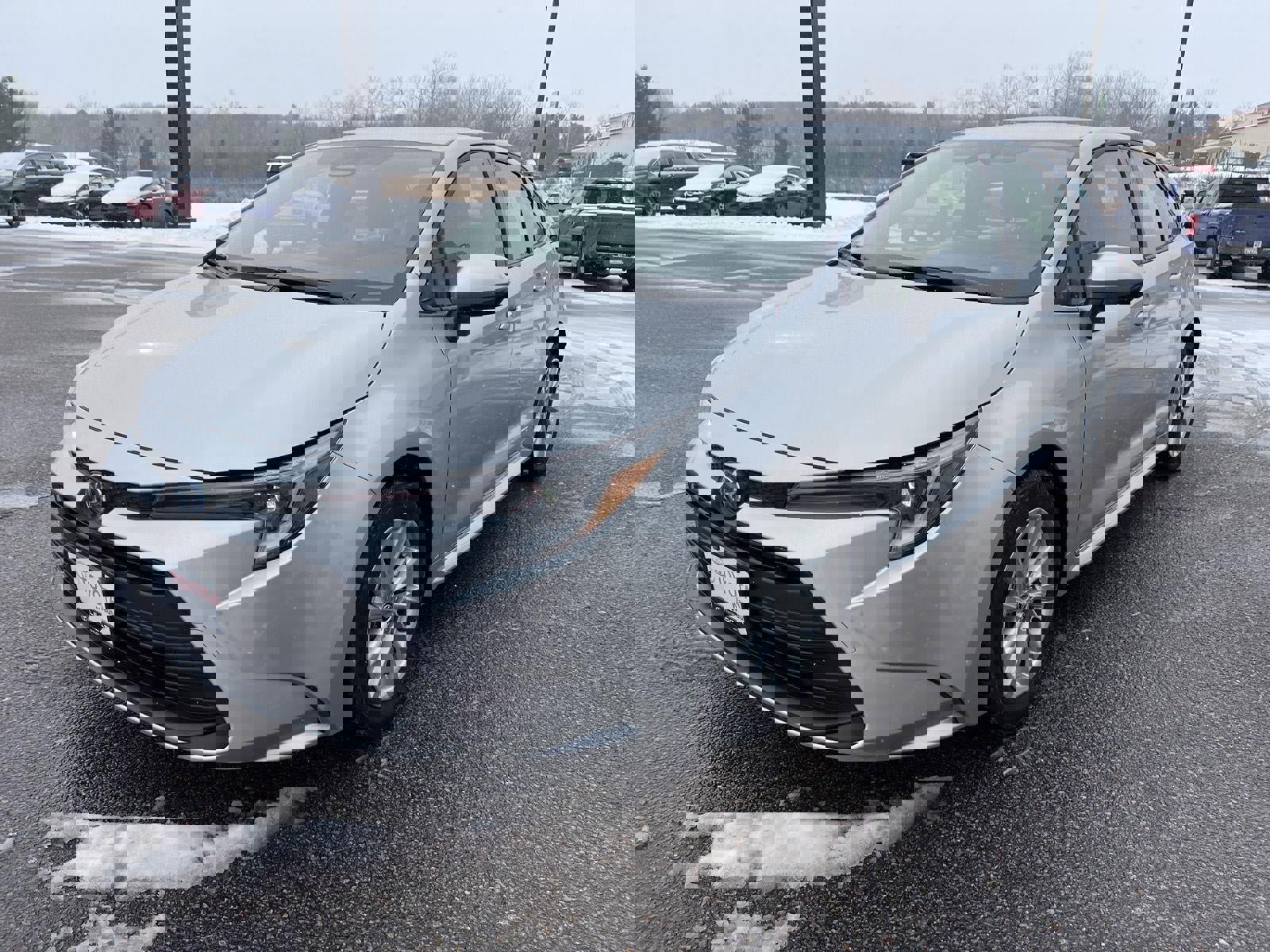 Used 2025 Toyota Corolla LE w/ LE Premium Package image 16