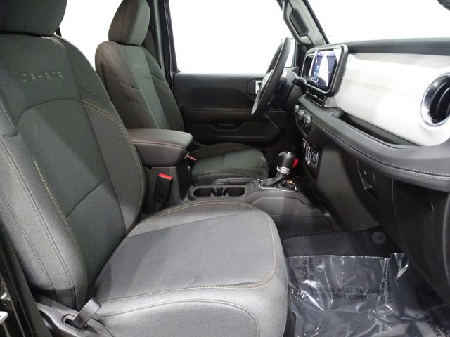 Used 2024 Jeep Wrangler Sahara image 14