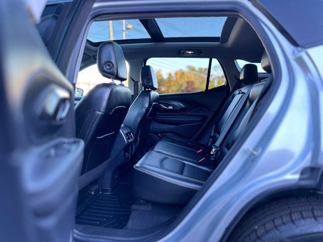 Used 2022 GMC Terrain SLT w/ Tech Package AWD/4WD image 21