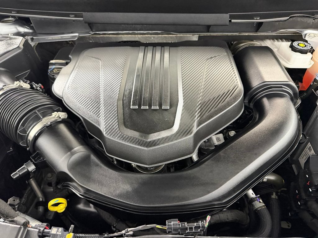 Used 2025 Chevrolet Traverse LT FWD image 37