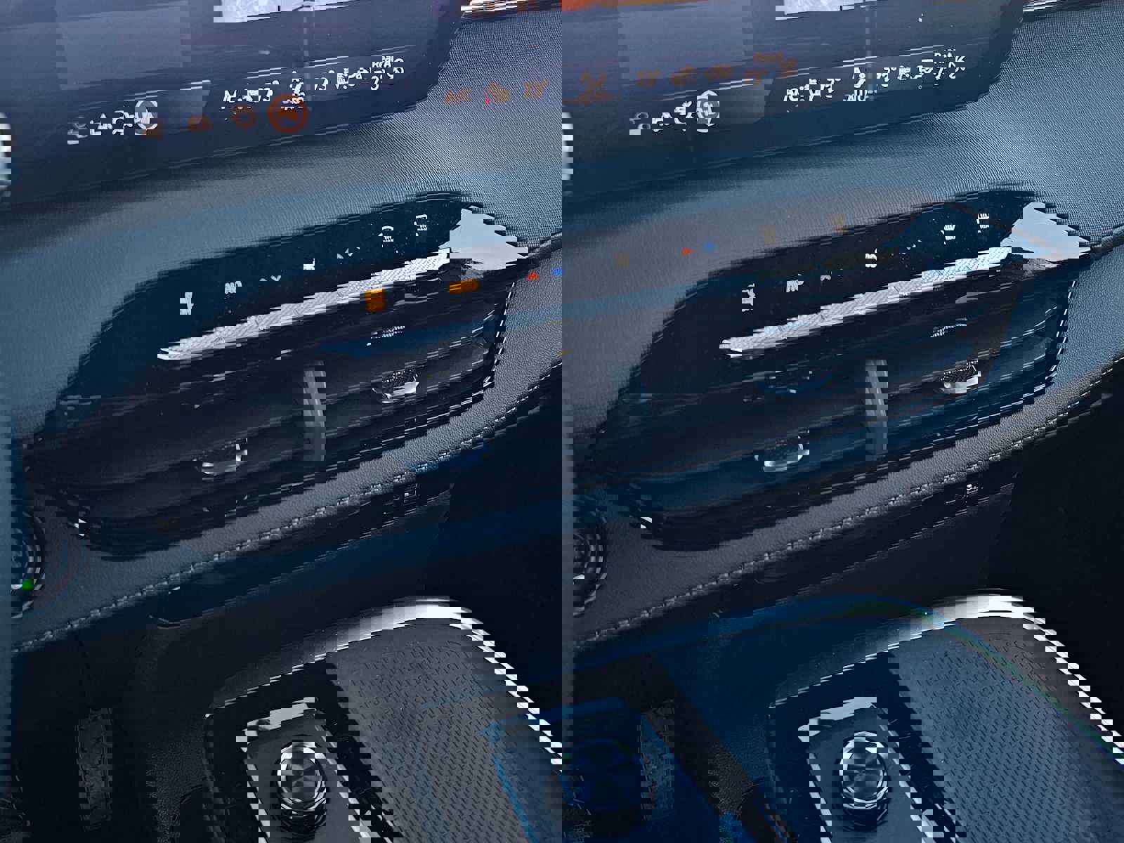 New 2025 Buick Enclave Sport Touring w/ Power Package image 28