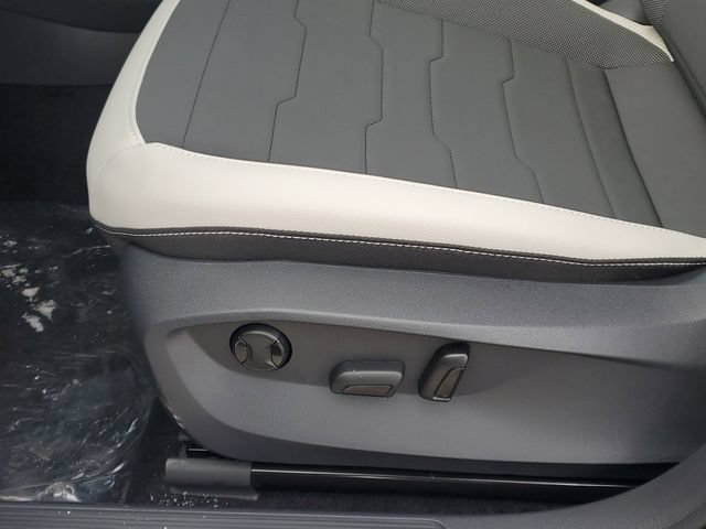 New 2026 Volkswagen Taos SE AWD/4WD image 10