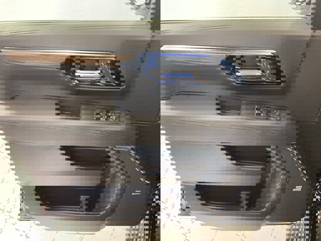 New 2026 Chevrolet Suburban High Country image 11