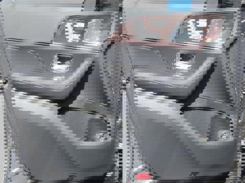 New 2025 Mercedes-Benz GLE 450e 4MATIC image 15