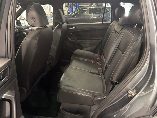 Used 2023 Volkswagen Tiguan SE R-Line AWD/4WD image 11