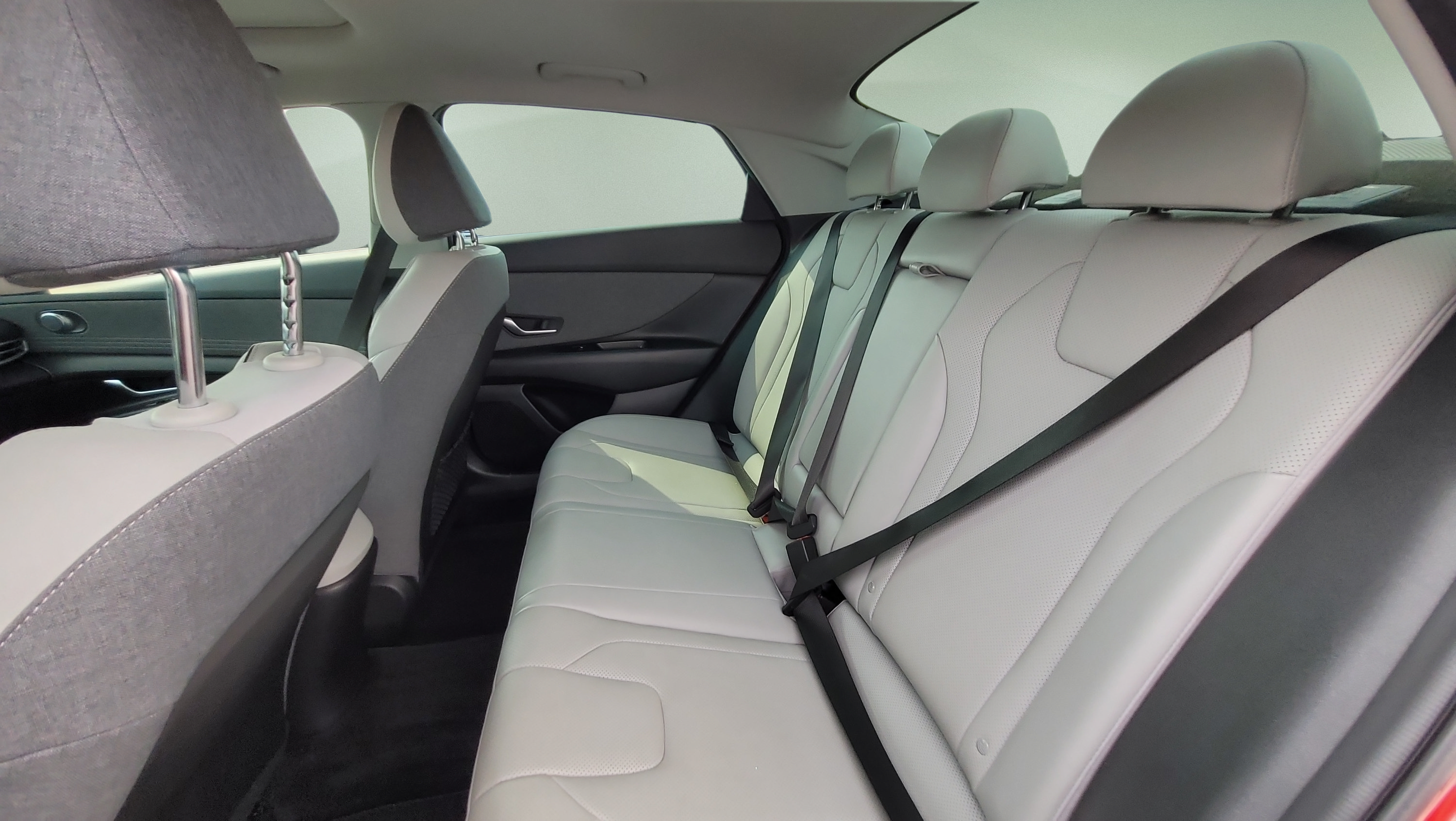 Used 2023 Hyundai Elantra Limited FWD image 16
