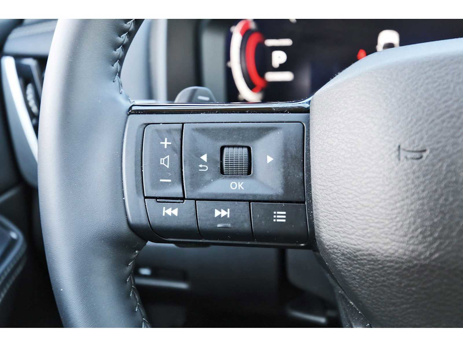 Used 2025 Nissan Rogue SL w/ Tech Package image 15