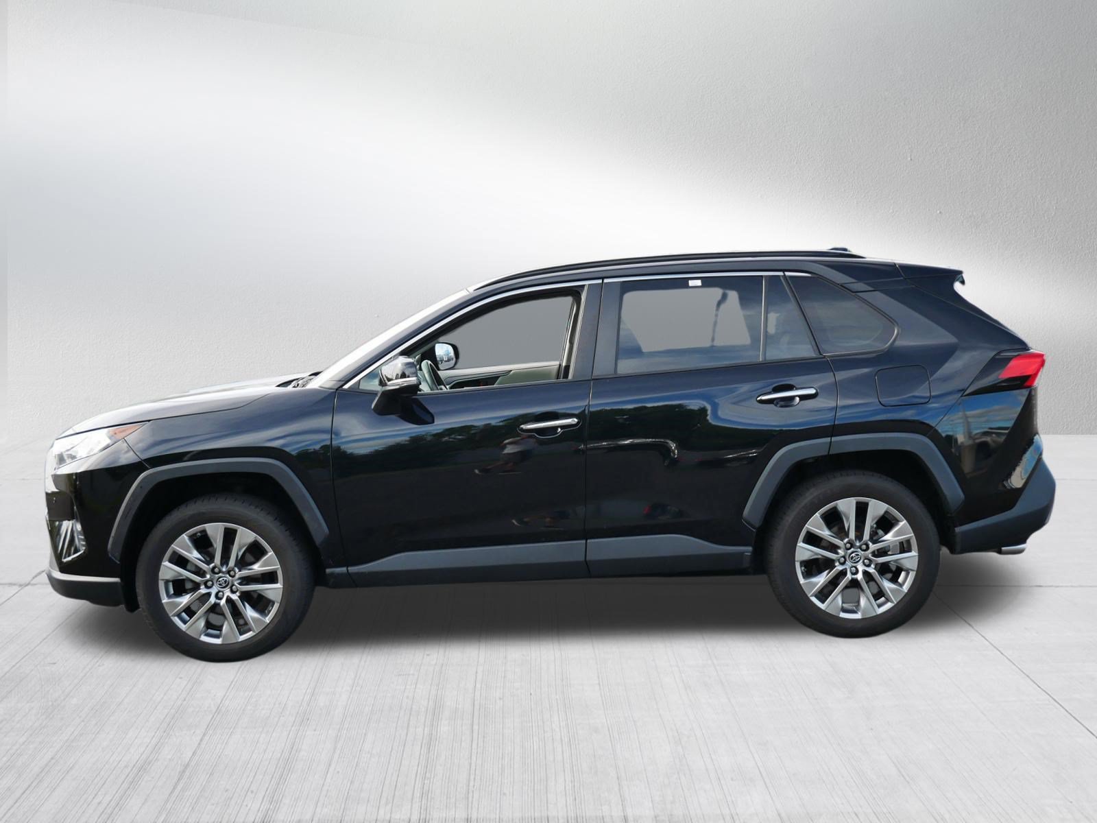 Certified 2019 Toyota RAV4 Limited w/ Cold Weather Package AWD/4WD image 4