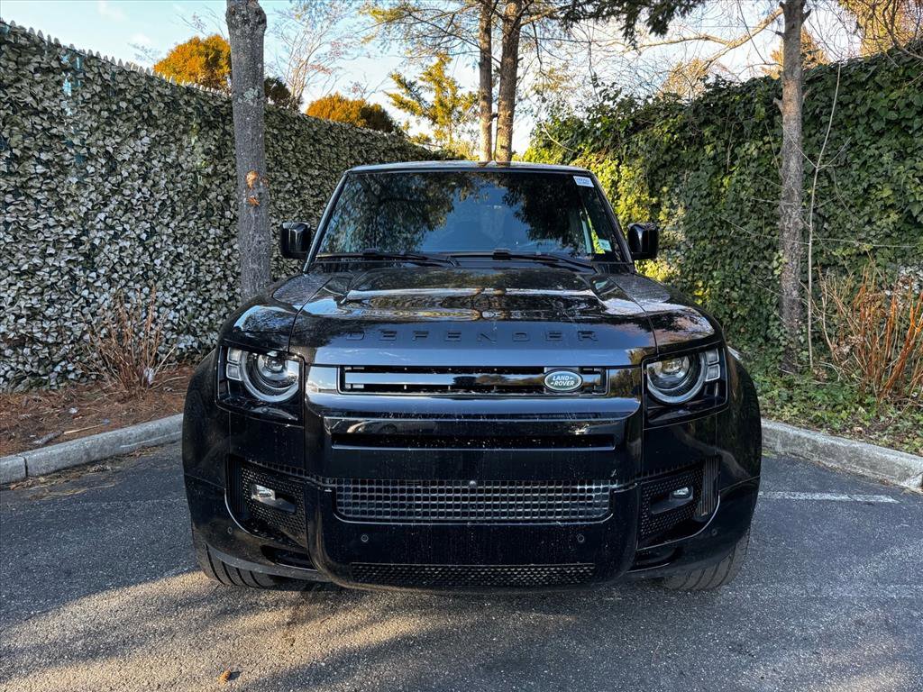 Used 2023 Land Rover Defender 110 V8 video 2