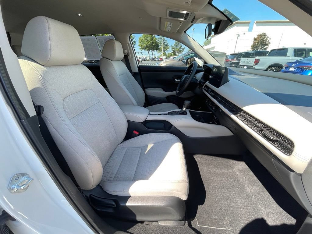 Certified 2026 Honda HR-V LX image 32