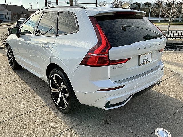 Used 2023 Volvo XC60 B5 Ultimate w/ Climate Package image 10