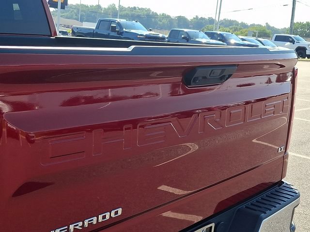 Used 2023 Chevrolet Silverado 1500 LT AWD/4WD image 29