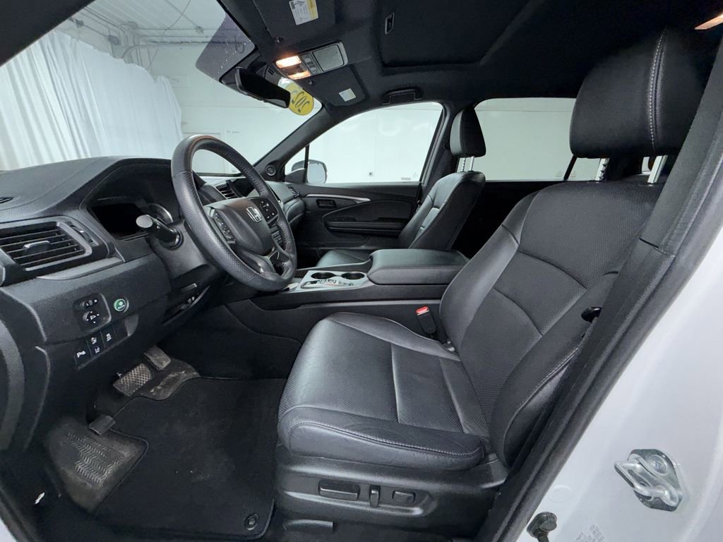 Used 2025 Honda Passport EX-L image 18