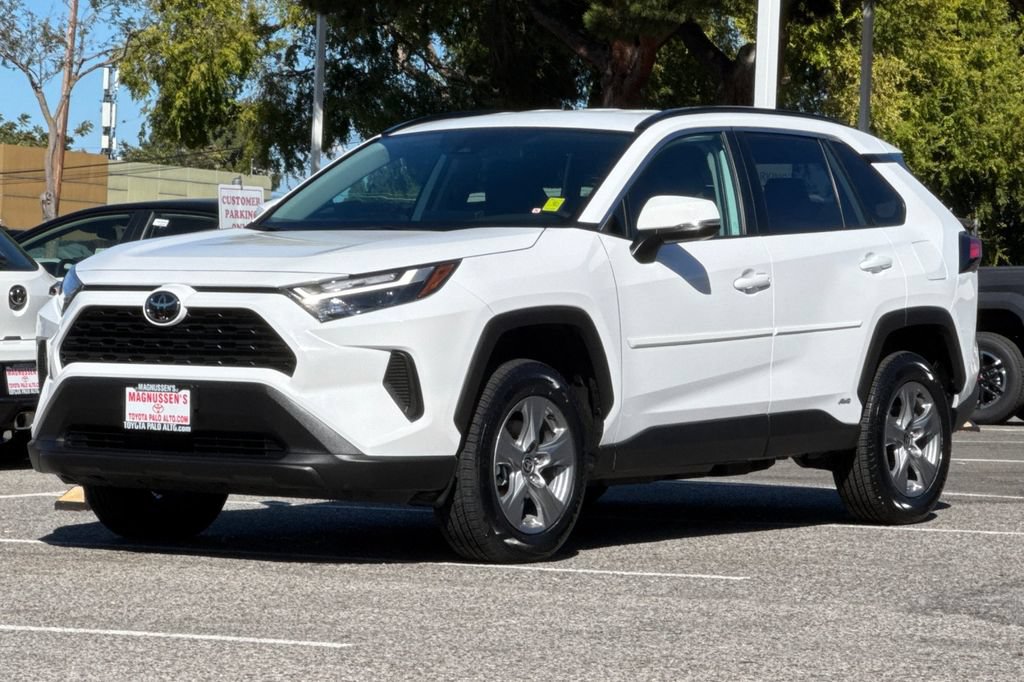 Certified 2025 Toyota RAV4 XLE AWD/4WD image 7