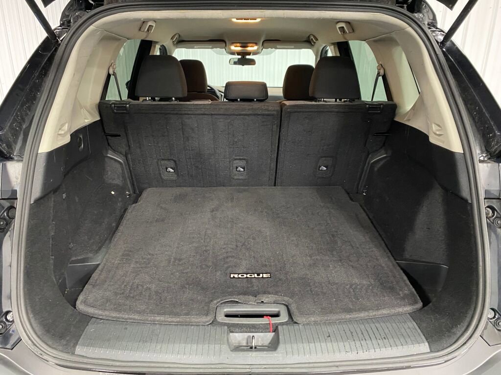 Used 2021 Nissan Rogue SV AWD/4WD image 12